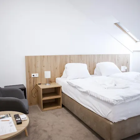 Πανσιόν Amenity 3*